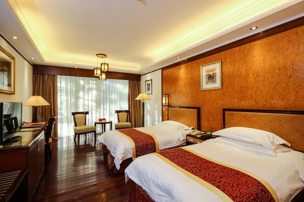 YIHE Hotel Guangzhou Bagian luar foto