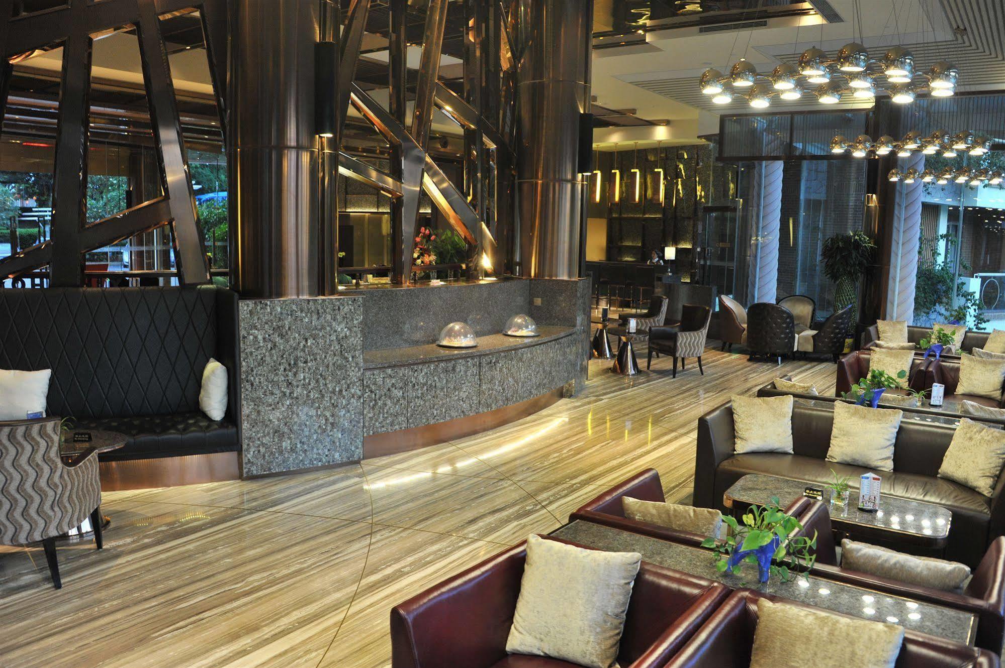 YIHE Hotel Guangzhou Bagian luar foto