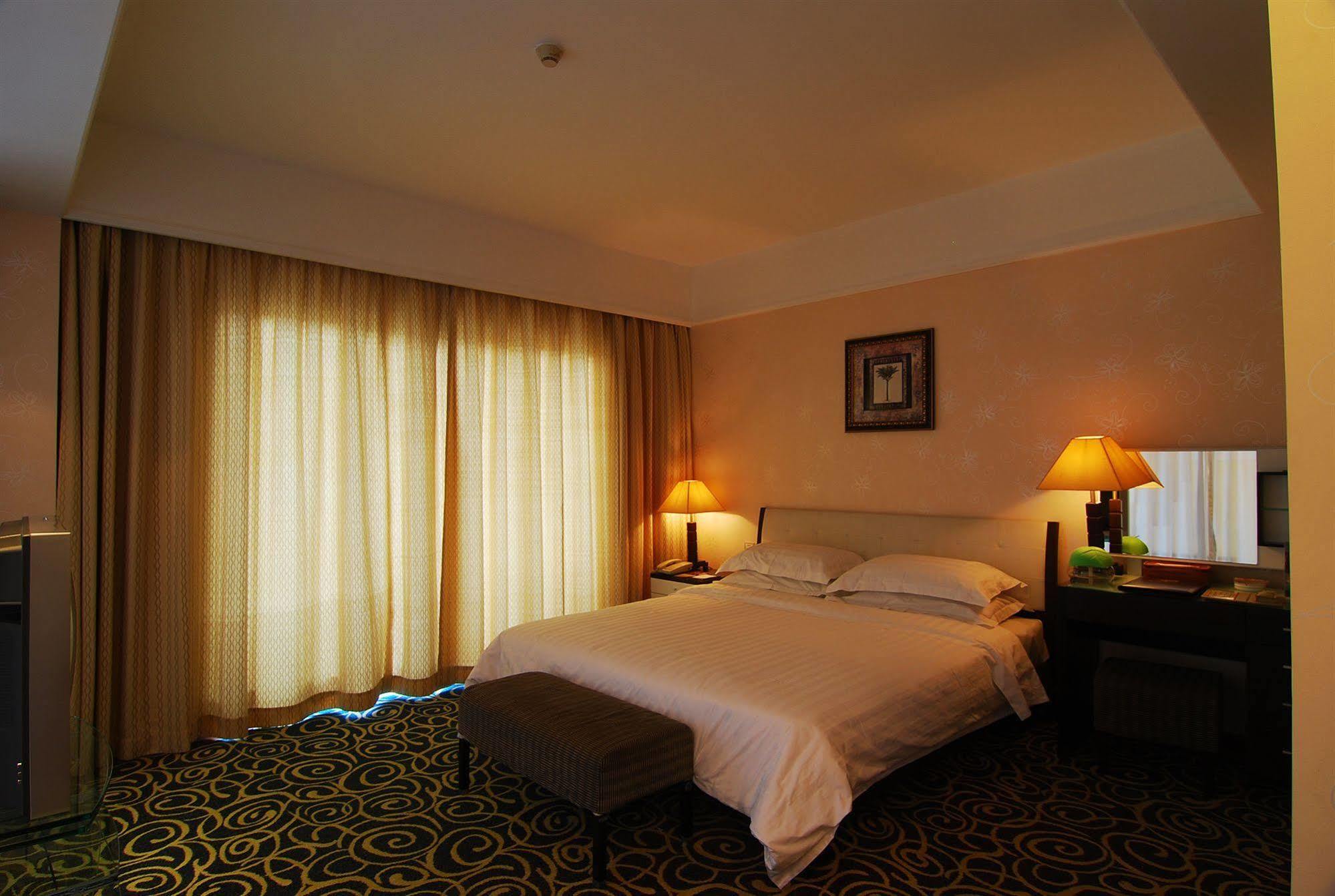 YIHE Hotel Guangzhou Bagian luar foto