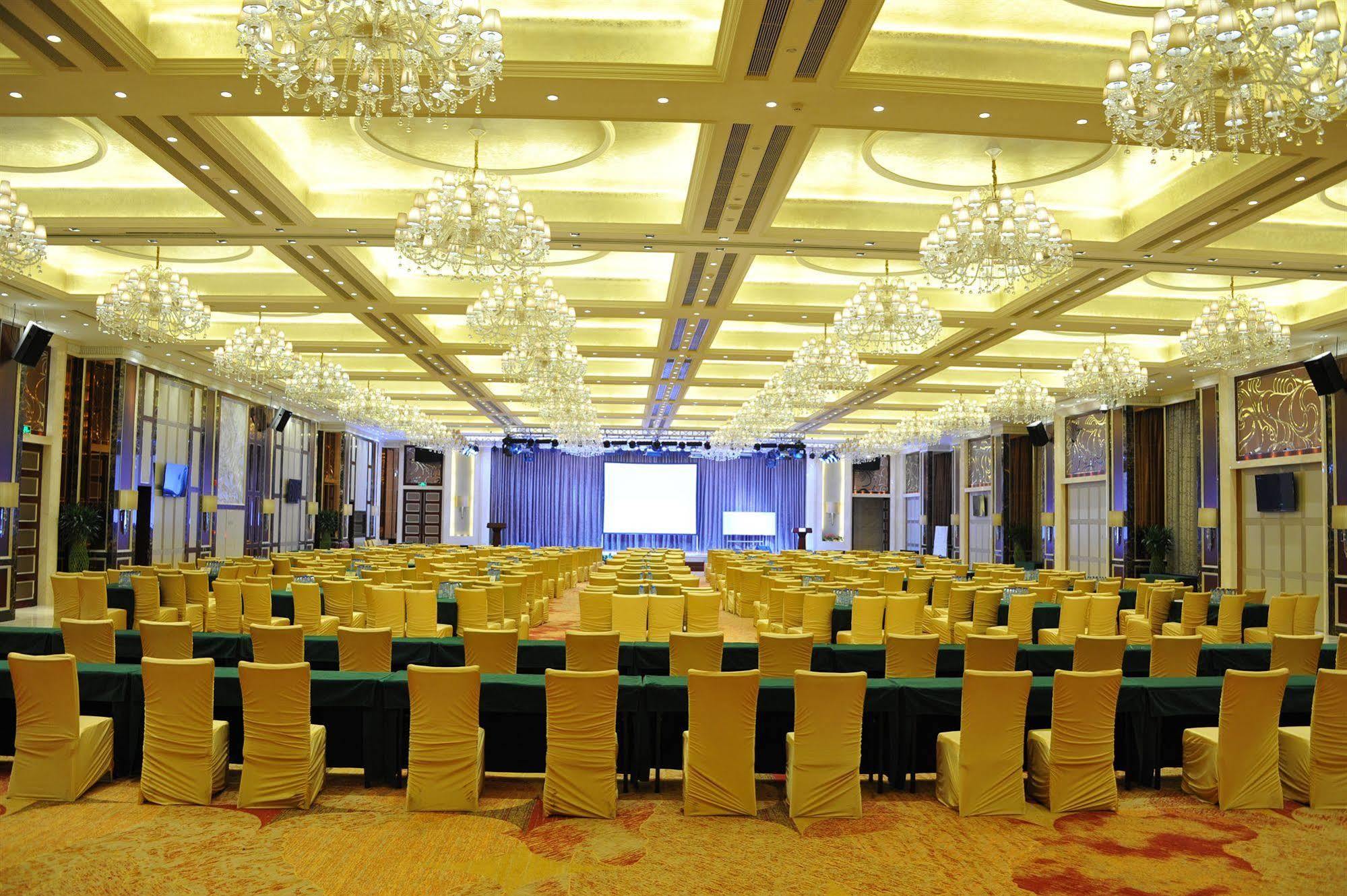 YIHE Hotel Guangzhou Bagian luar foto