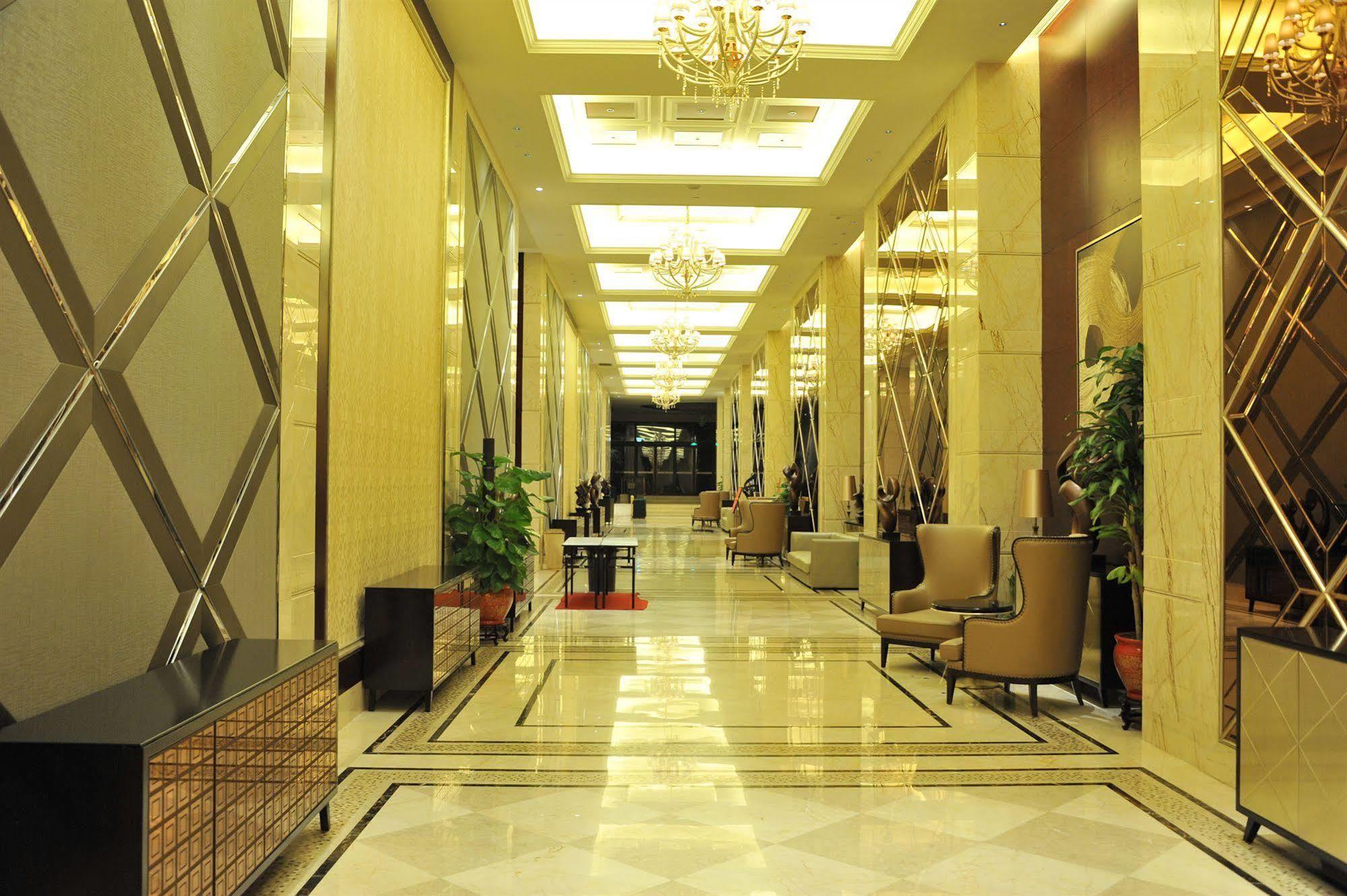 YIHE Hotel Guangzhou Bagian luar foto