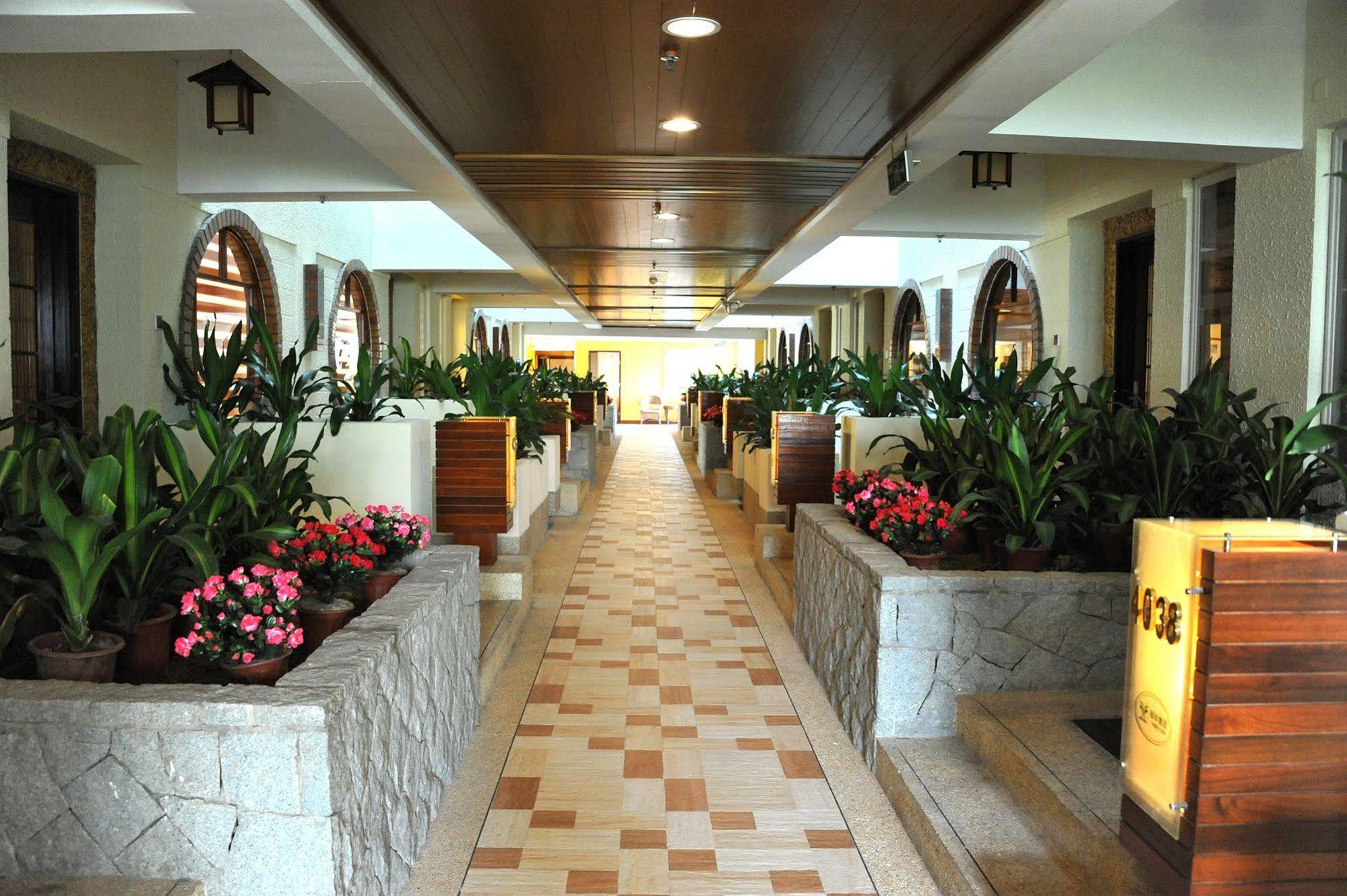 YIHE Hotel Guangzhou Bagian luar foto